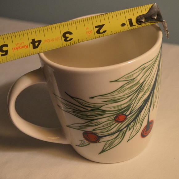 2020 Starbucks holiday 12oz mug with berries like new - Picture 5 of 7